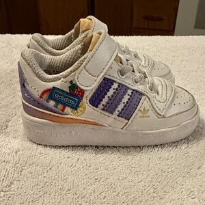adidas Kids White Sneakers with Purple Stripes and Rainbow Accent